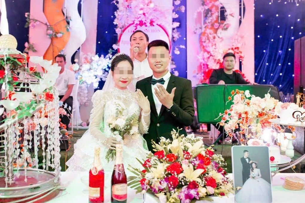 Vợ ở nước ngoài ngỡ ngàng thấy ảnh cưới của chồng với người phụ nữ khác - 2 Vợ ở nước ngoài ngỡ ngàng thấy ảnh cưới của chồng với người phụ nữ khác - 2