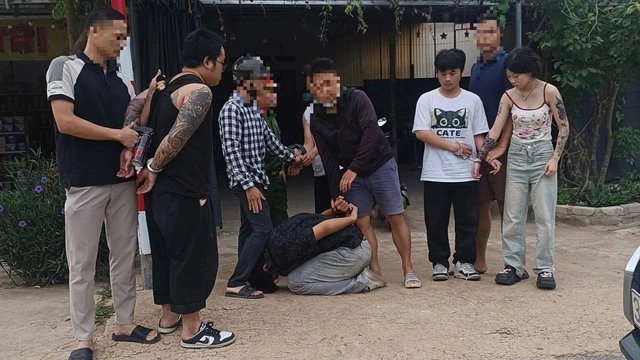 Bắt 4 nghi phạm Trung Quốc cướp xe ô tô tại thanh hóa - Ảnh 1. Bắt 4 nghi phạm Trung Quốc cướp xe ô tô tại thanh hóa - Ảnh 1.