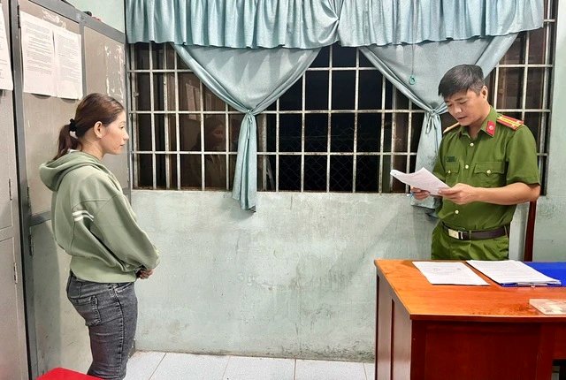 Mâu thuẫn việc dẫn chó đi vệ sinh, người phụ nữ bị đánh tử vong - Ảnh 1.