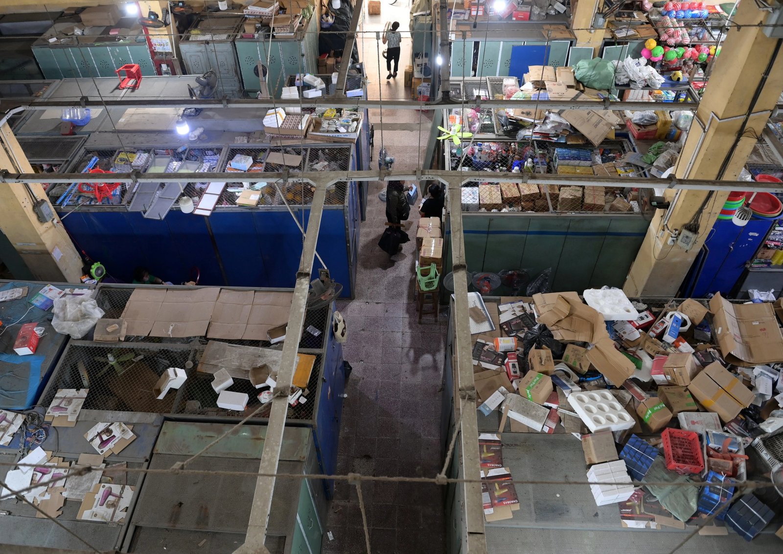 Tiểu thương chợ Rồng lớn nhất Nam Định đồng loạt đóng cửa, ngừng kinh doanh- Ảnh 2. Tiểu thương chợ Rồng lớn nhất Nam Định đồng loạt đóng cửa, ngừng kinh doanh- Ảnh 2.