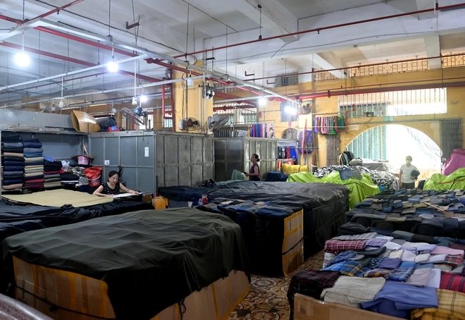Tiểu thương chợ Rồng lớn nhất Nam Định đồng loạt đóng cửa, ngừng kinh doanh- Ảnh 4. Tiểu thương chợ Rồng lớn nhất Nam Định đồng loạt đóng cửa, ngừng kinh doanh- Ảnh 4.