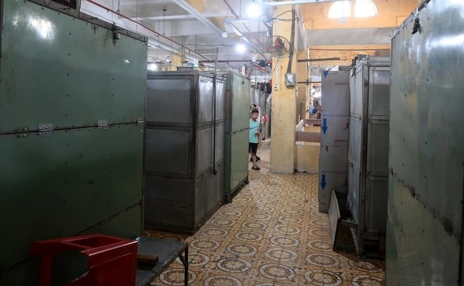 Tiểu thương chợ Rồng lớn nhất Nam Định đồng loạt đóng cửa, ngừng kinh doanh- Ảnh 10. Tiểu thương chợ Rồng lớn nhất Nam Định đồng loạt đóng cửa, ngừng kinh doanh- Ảnh 10.