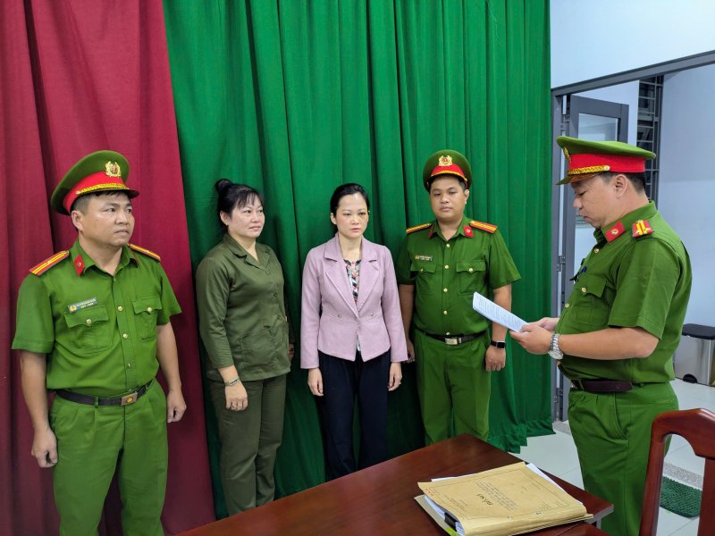 Chủ cơ sở nha khoa Tuyết Chinh bị tạm giữ hình sự vì hành hung khách hàng -0