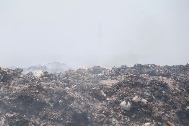 'Địa ngục khói rác' tra tấn người dân xã Vạn Thắng và khu dân cư khác ở Ninh Bình - Ảnh 2.